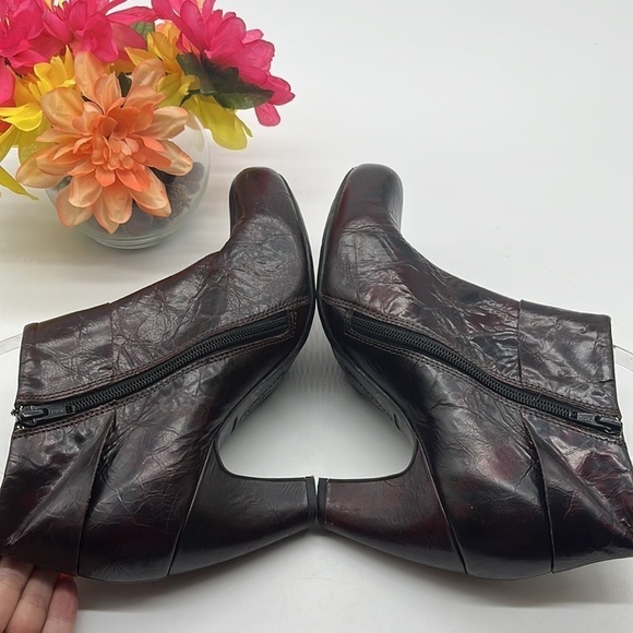 Born Crown Burgundy Ankle Boot Sz 10. MCA1276G - Picture 6 of 9